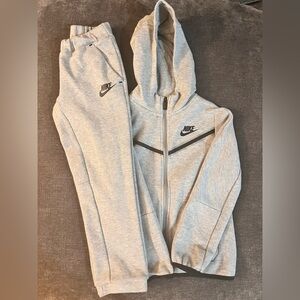 LITTLE KIDS NIKE TECH